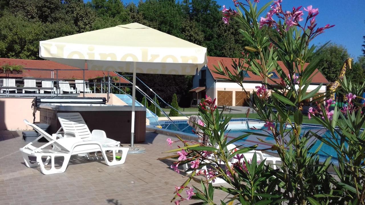 Zichy Park Hotel Bikács Exterior foto